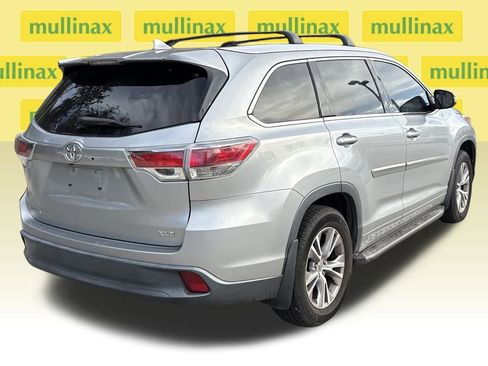 Used 2015 Toyota Highlander XLE image 4