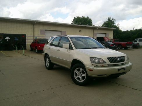 Used 1999 Lexus RX 300 4WD image 3
