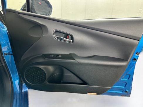 Used 2019 Toyota Prius XLE w/ Carpet Mat Package FWD image 30