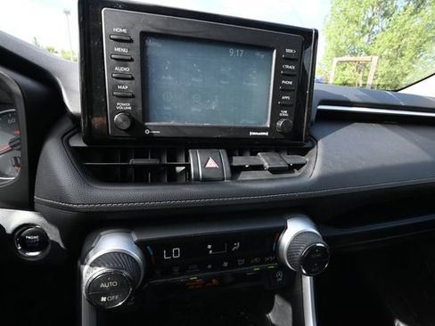 Used 2020 Toyota RAV4 XLE AWD/4WD image 11