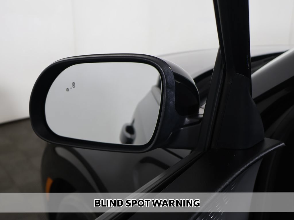 Used 2023 Kia Soul LX w/ LX Technology Package FWD image 4