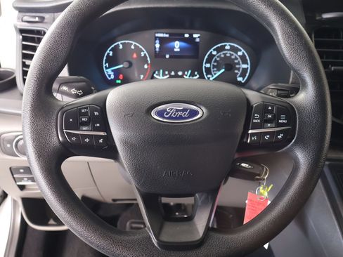 Used 2025 Ford Transit 350 XLT RWD image 3