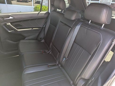 Used 2022 Volkswagen Tiguan SE R-Line AWD/4WD image 23