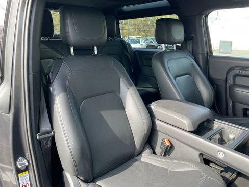 Used 2023 Land Rover Defender 90 V8 image 34