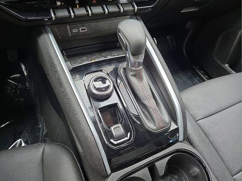 Used 2025 Chevrolet Colorado Z71 w/ Technology Package image 28