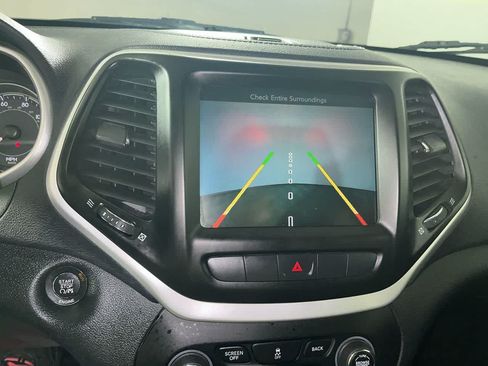 Used 2014 Jeep Cherokee Latitude w/ Comfort/Convenience Group AWD/4WD image 19