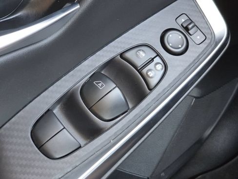 Used 2024 Nissan Sentra SR FWD image 11