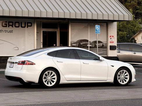 Used 2019 Tesla Model S 75D AWD/4WD image 7