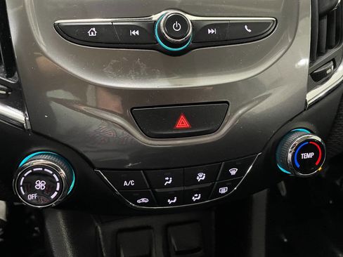 Used 2018 Chevrolet Cruze LT image 36