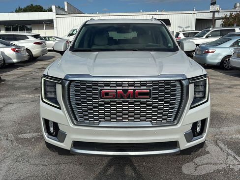 Used 2023 GMC Yukon XL Denali RWD image 2