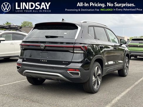 New 2026 Volkswagen Taos SE AWD/4WD image 3