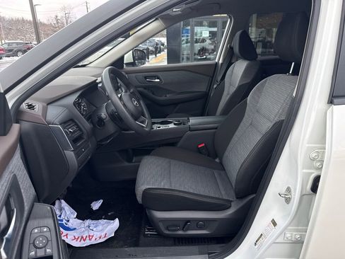 Used 2023 Nissan Rogue SV image 21