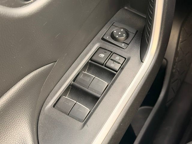 Used 2023 Toyota RAV4 XLE FWD image 23