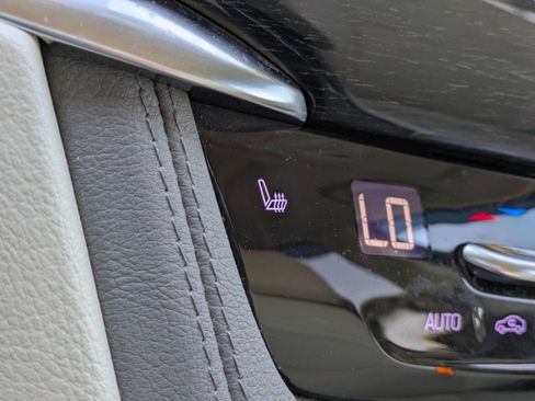 Used 2021 Cadillac XT6 Premium Luxury image 29