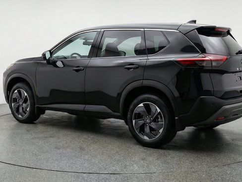 Used 2025 Nissan Rogue SV FWD image 6
