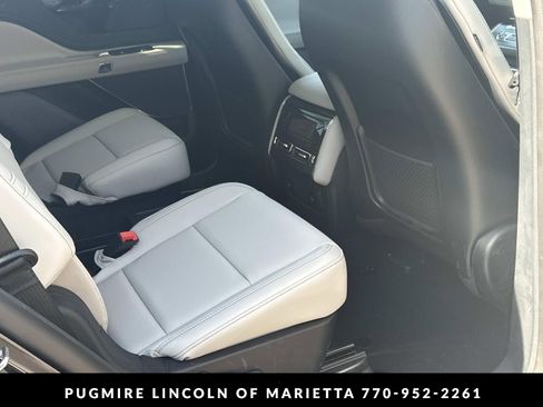 New 2026 Lincoln Aviator 2WD image 15
