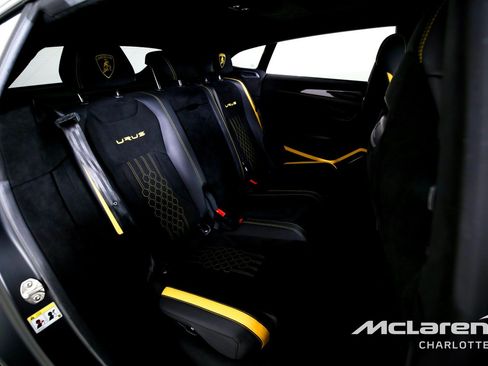 Used 2024 Lamborghini Urus Performante AWD/4WD image 24