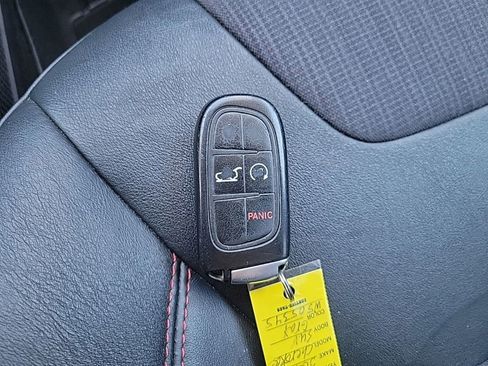 Used 2015 Jeep Cherokee Trailhawk w/ Comfort/Convenience Group AWD/4WD image 23