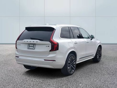 Certified 2025 Volvo XC90 B5 Plus AWD/4WD image 4