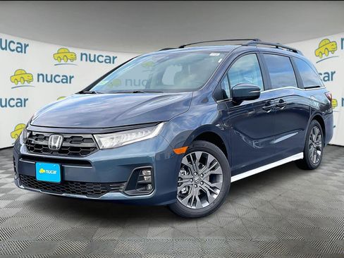 New 2026 Honda Odyssey Touring image 4