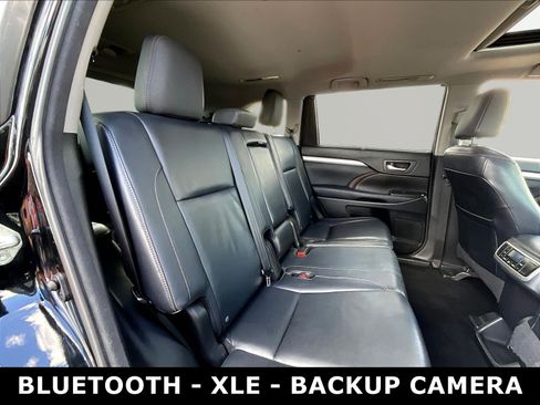 Used 2015 Toyota Highlander XLE FWD image 25