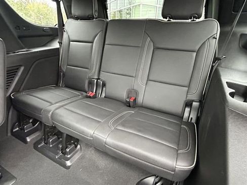 Used 2022 GMC Yukon SLT w/ SLT Premium Package image 32