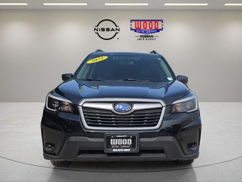 Used 2021 Subaru Forester AWD/4WD image 6