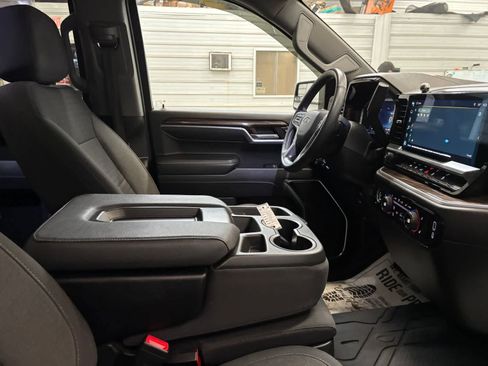 Used 2022 Chevrolet Silverado 1500 RST w/ Z71 Off-Road Package AWD/4WD image 25
