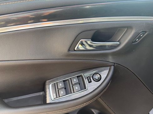 Used 2019 Chevrolet Impala LT FWD image 12