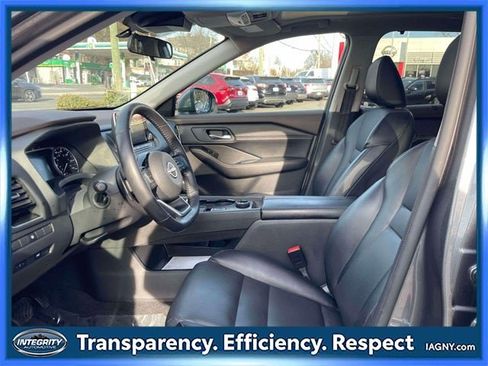 Certified 2022 Nissan Rogue SV w/ SV Premium Package image 15