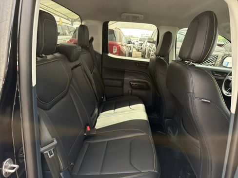 Used 2025 Ford Maverick Lobo AWD/4WD image 19
