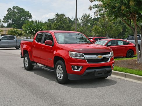 Used 2017 Chevrolet Colorado LT w/ LT Convenience Package RWD image 6