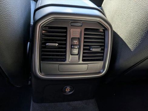 Used 2018 Porsche Macan Sport Edition image 16