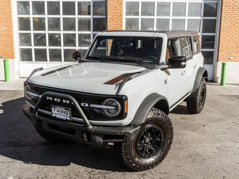Used 2021 Ford Bronco First Edition AWD/4WD image 2