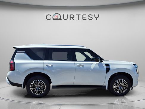 New 2026 Nissan Armada SL w/ Captain's Chari Seat Package AWD/4WD image 7
