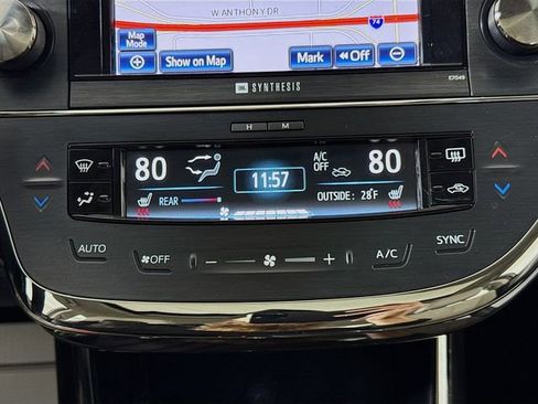 Used 2014 Toyota Avalon Limited image 16