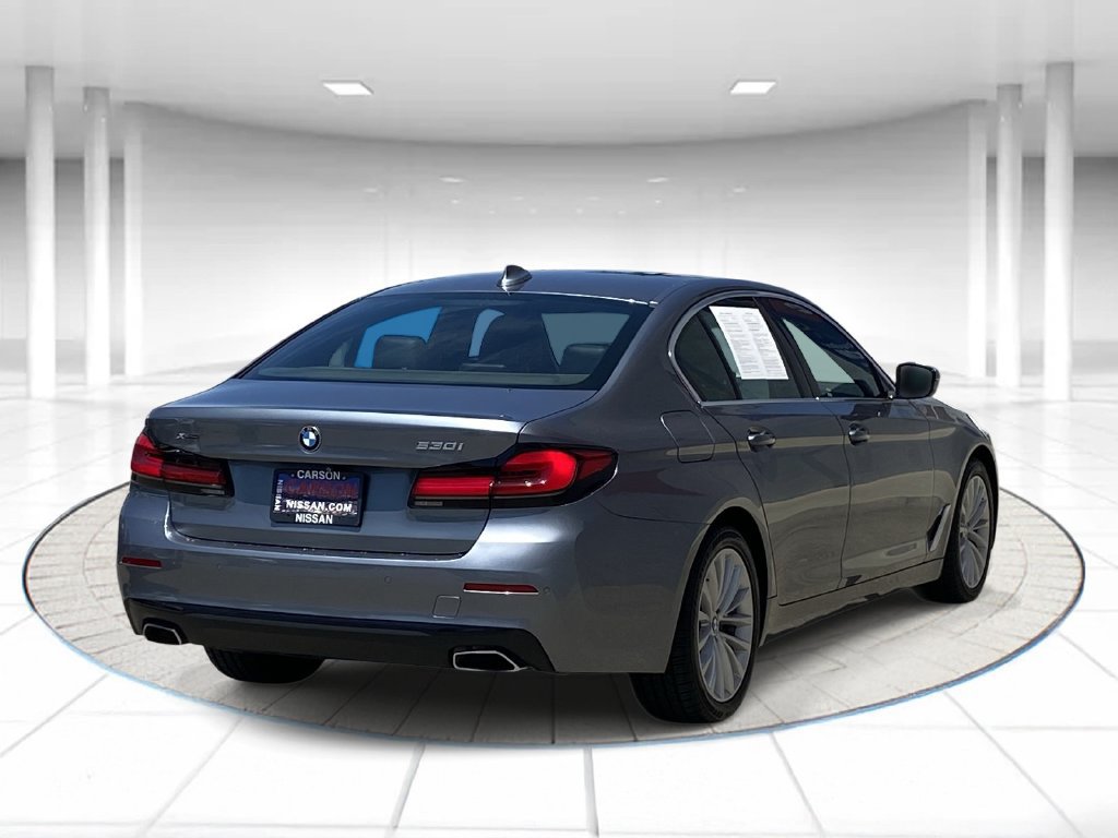 Used 2021 BMW 530i xDrive w/ Premium Package AWD/4WD image 4