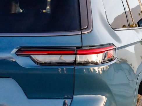 New 2026 Jeep Grand Cherokee L Limited AWD/4WD image 10