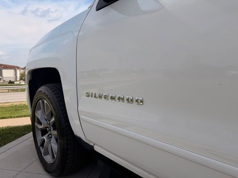 Used 2018 Chevrolet Silverado 1500 LT w/ All Star Edition AWD/4WD image 11
