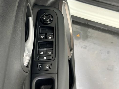 Used 2023 Jeep Renegade Latitude image 18