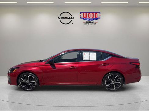 Used 2024 Nissan Altima 2.5 SR w/ SR Premium Package FWD image 5