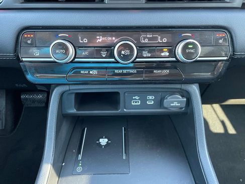 Used 2025 Honda Pilot Touring image 24