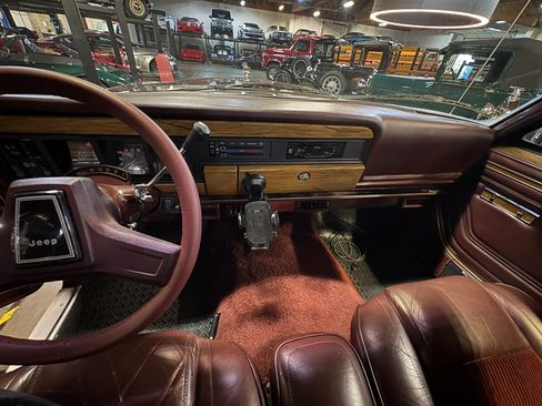 Used 1987 Jeep Grand Wagoneer AWD/4WD image 10