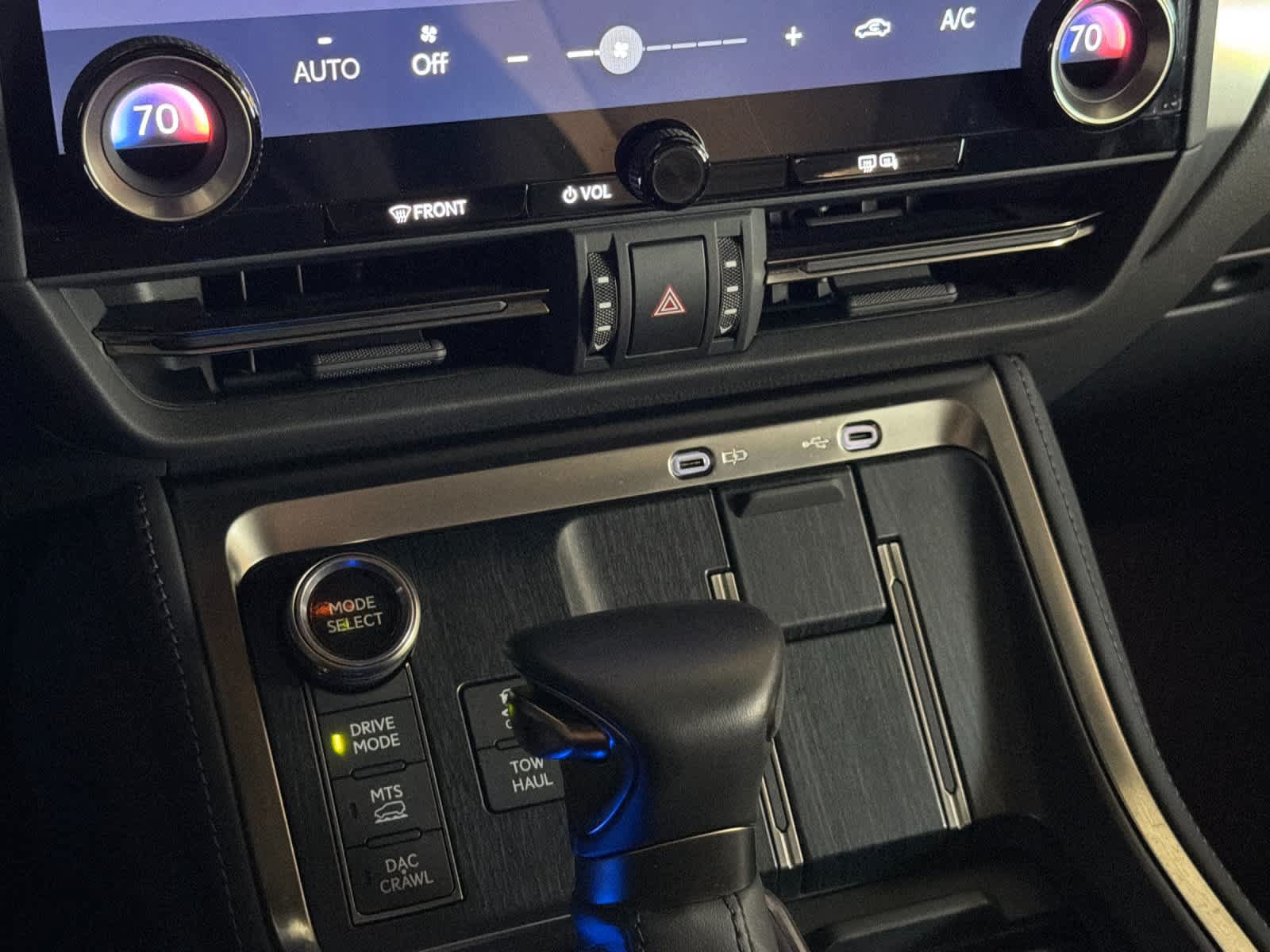 Used 2025 Lexus GX 550 w/ Accessory Package (32) AWD/4WD image 22