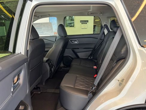 New 2026 Nissan Rogue Platinum image 26