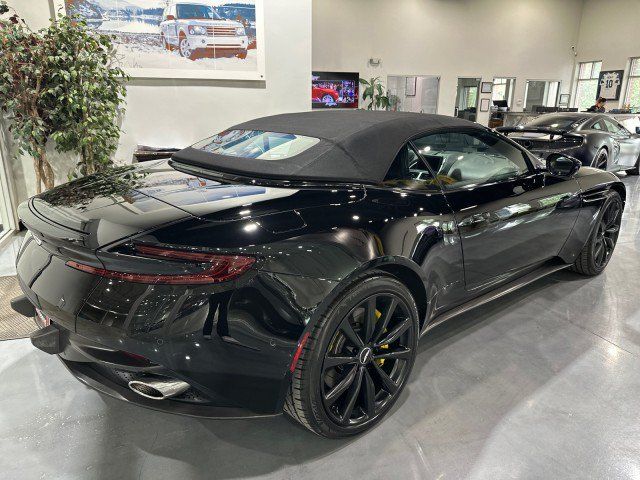 Used 2019 Aston Martin DB11 Volante RWD image 40