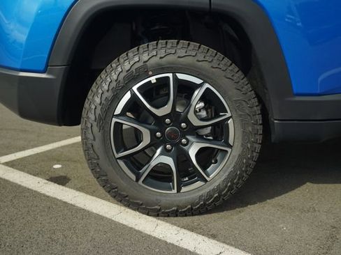 New 2025 Jeep Compass Trailhawk w/ Sun & Sound Group image 44