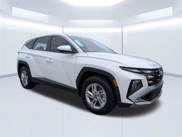 Certified 2026 Hyundai Tucson SE FWD image 2