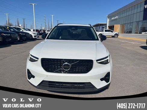 Certified 2023 Volvo XC40 B5 Ultimate w/ Protection Package Premier image 2