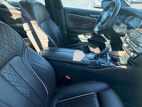 Used 2018 BMW 530e xDrive AWD/4WD image 8